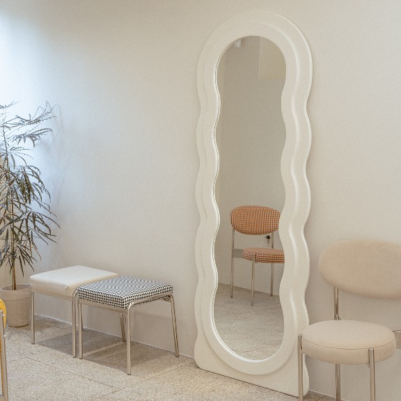 모니카 웨이브 디자인 스탠드 전신 거울
